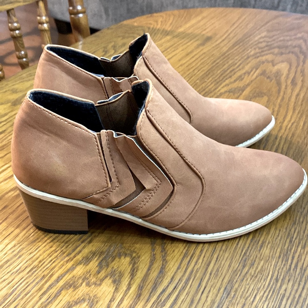 Ankle booties-great condition sz 42